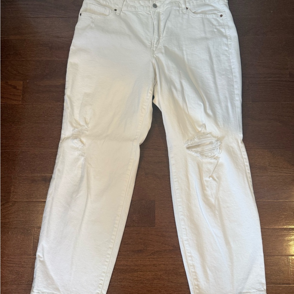 Old Navy White Distressed Jeans - Size 20